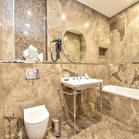 Authentic - 2br 6p - Near Opera Garnier