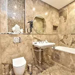 Authentic - 2br 6p - Near Opera Garnier