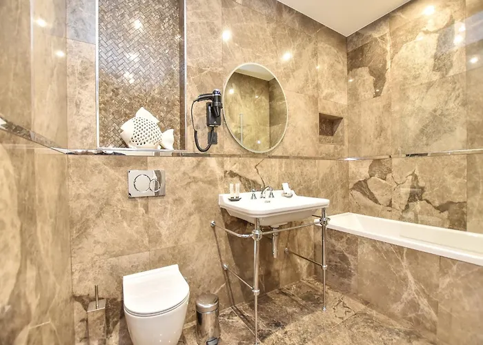 Authentic - 2br 6p - Near Opera Garnier